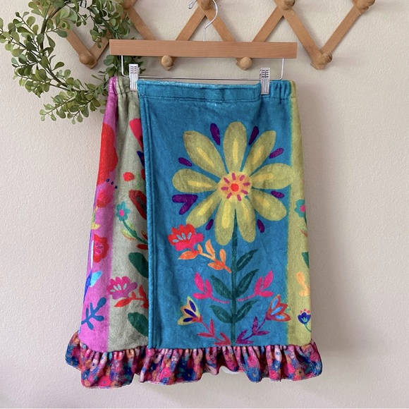 NATURAL LIFE Other - NATURAL LIFE | Floral Towel Wrap Body Ruffle Hem Size S/M